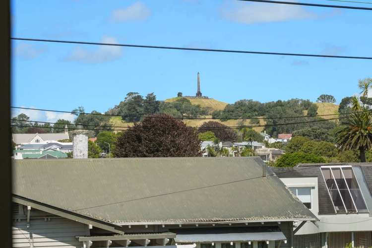 87 The Drive Epsom_29