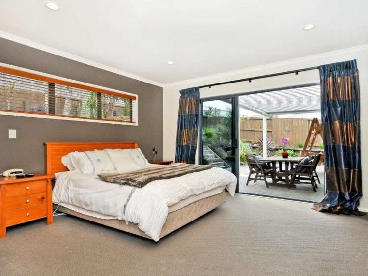 92 Farnborough Drive Grandview Heights_15