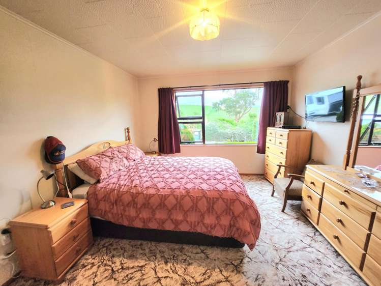 16 Coronation Street Moeraki_11