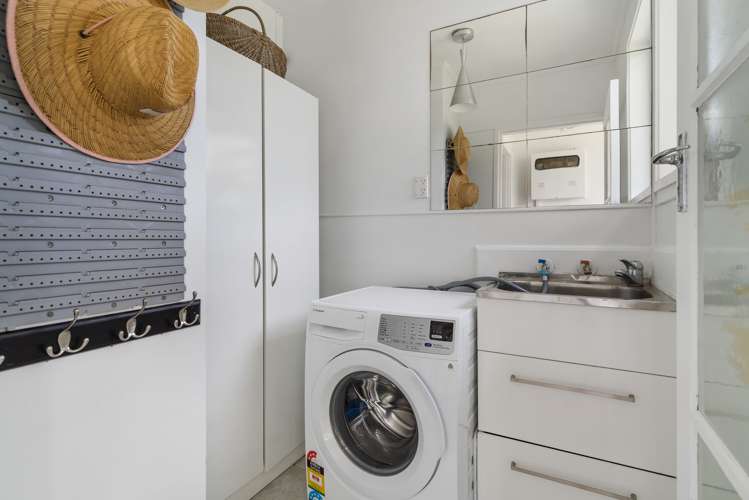 64 Vandeleur Avenue Birkdale_15