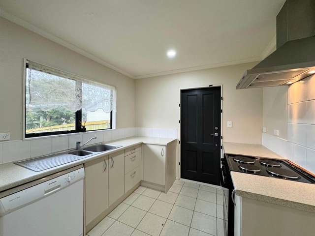 8B White Road Manurewa_2