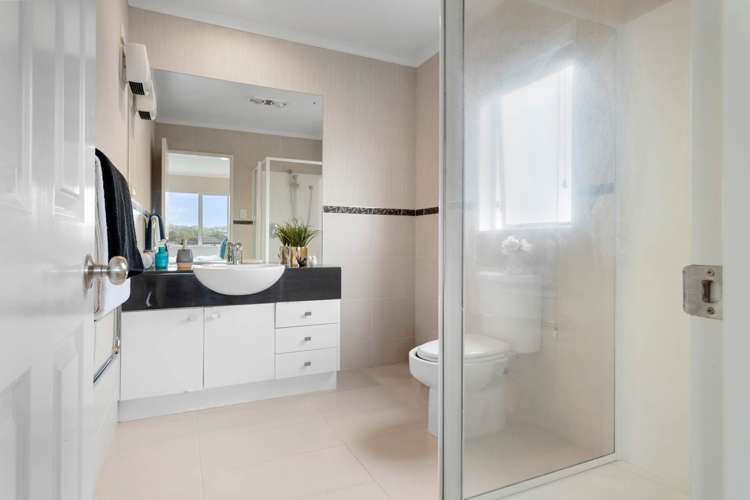 52 Salford Crescent Flat Bush_22