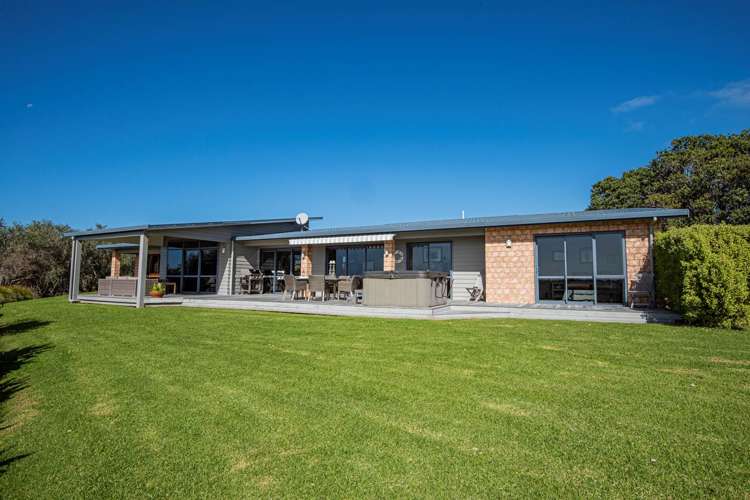 60 Walu Lane Matapouri_27