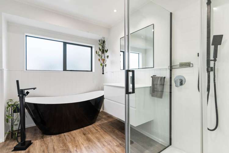 1162 East Coast Road Kaiaua_19