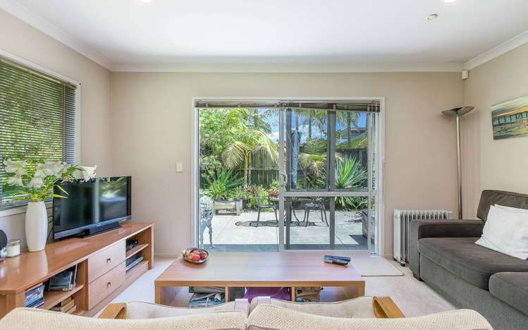 2a Manon Crescent Greenhithe_11