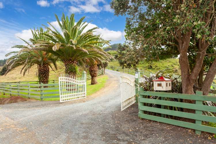 200 Fraser Smith Road Awakino_27