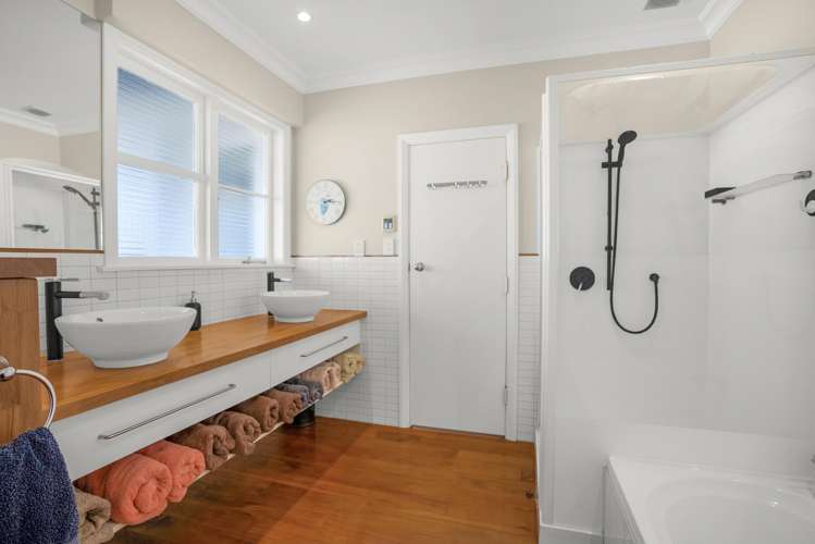 8 Bellevue Road Woburn_16