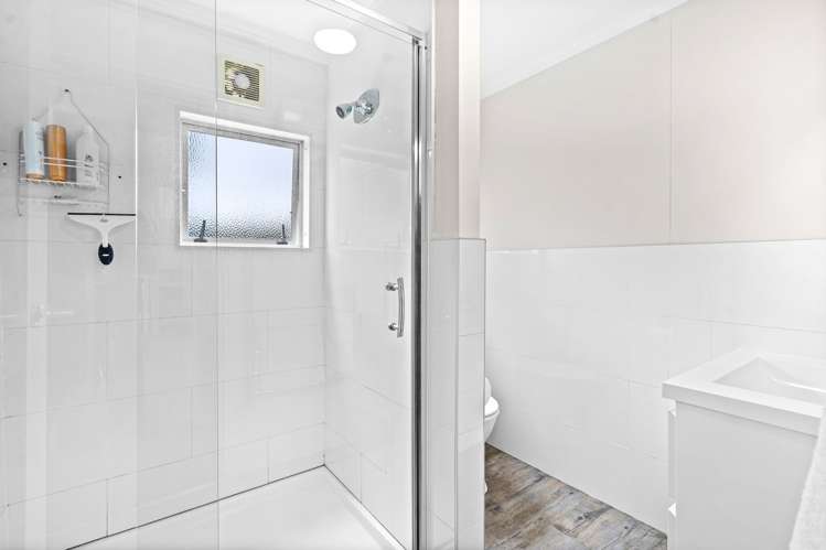 21 Pyle Road East One Tree Point_30