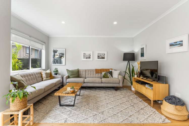 35 Whakawhiti Loop Avondale_3