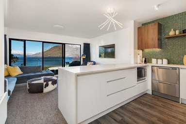 Unit 3, 20-26 Lake Esplanade_2