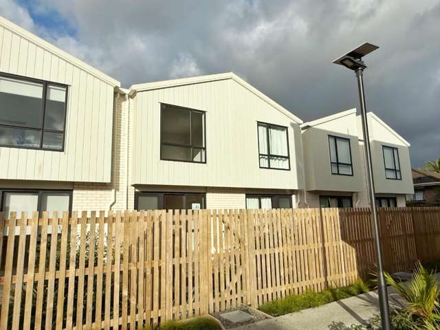 3/29 Normandy Place 11401_1