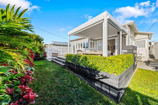 Immaculate, Modern Bungalow - Ready to Impress