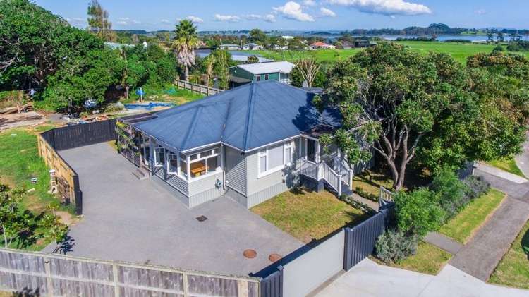 36 Matapouri Road Mangere Bridge_24