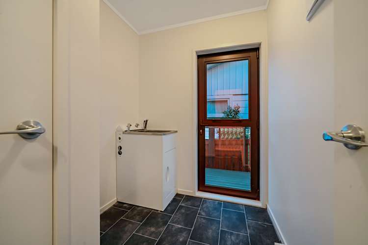 35 Eyre Street Henderson_18