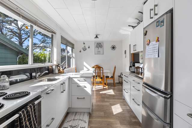 46 Easton Park Parade Glenfield_2