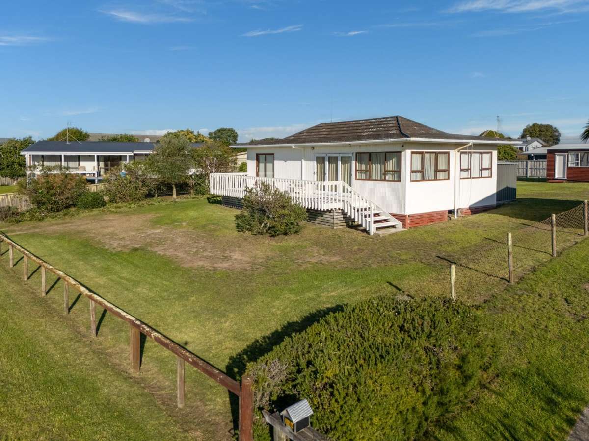 758A and B Papamoa Beach Road_1