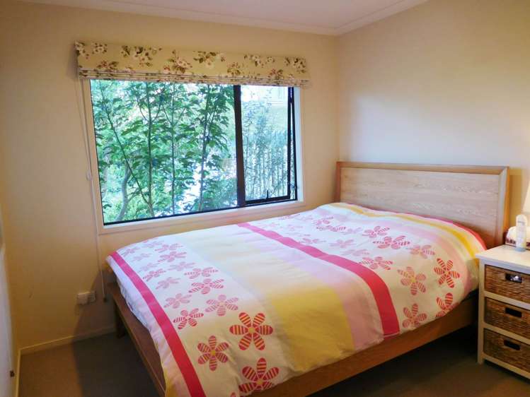 2/65 Sunset Road Totara Vale_11