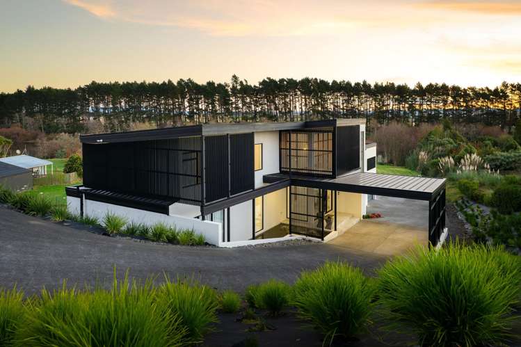 2221 River Road_0