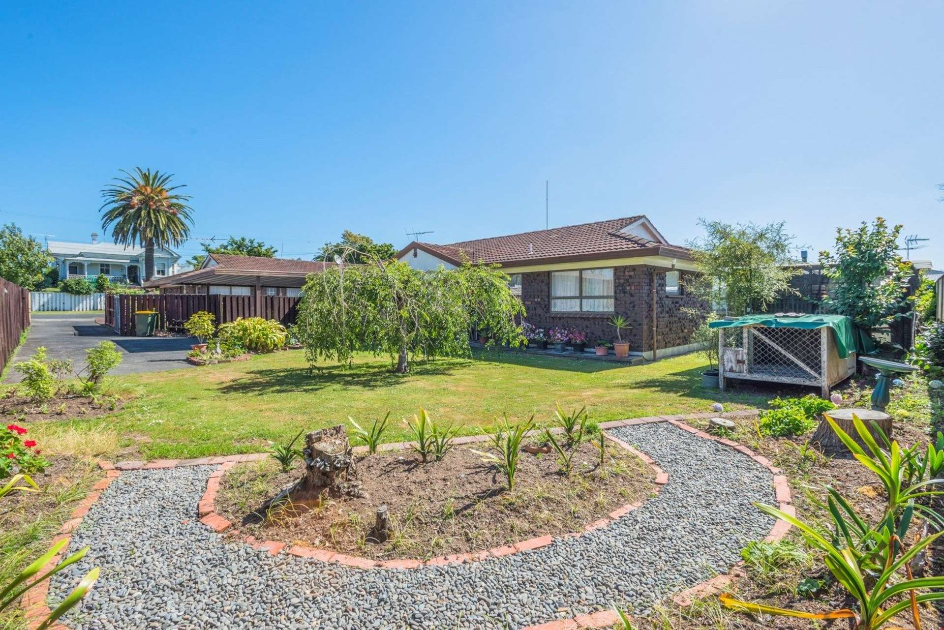 2/1a Clark Road Pahurehure_0