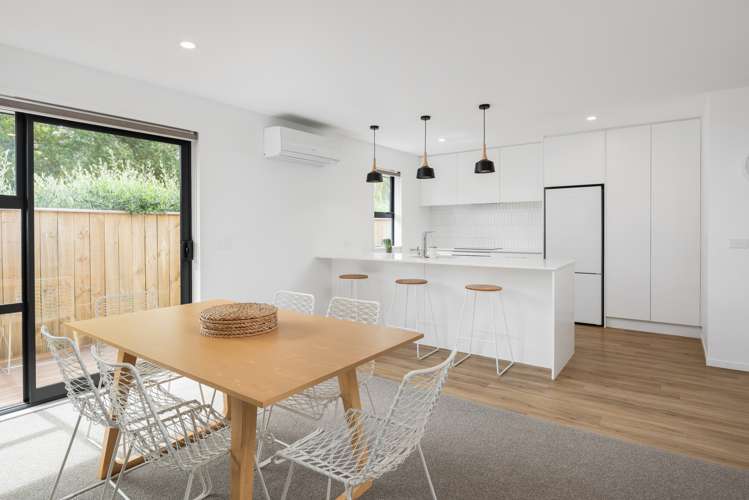 32a Harvard Road Burleigh_6