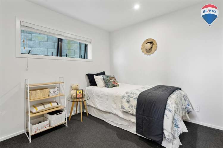 2/18A Cathie Place Karori_9