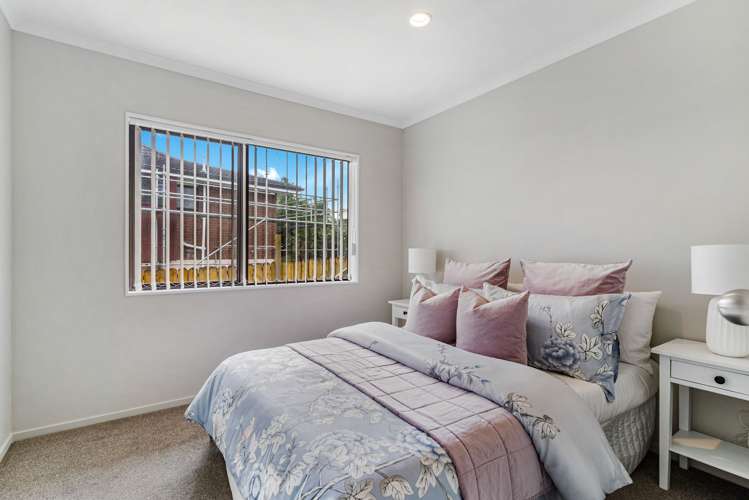 61a Bradbury Road Botany Downs_16