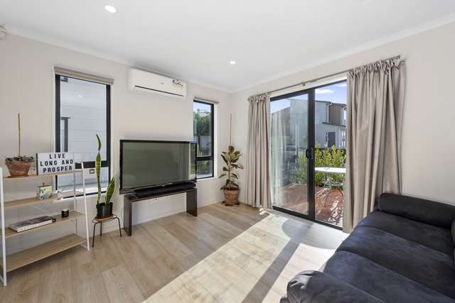 1/11 Gazeley Avenue Silverdale_4