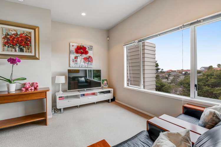 15 Springwater Vale Unsworth Heights_11