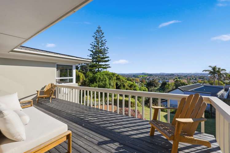10 Etherege Place Mellons Bay_13