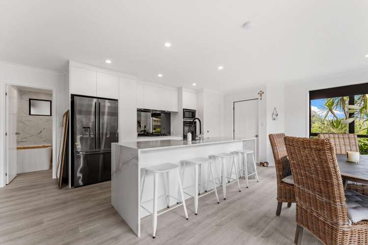 7 Hawaiian Parade Arkles Bay_2