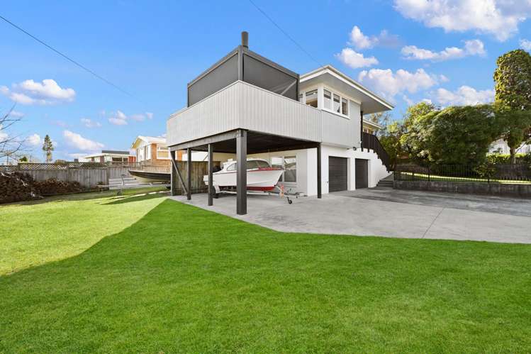 1 Garden Heights Avenue Glenview_22