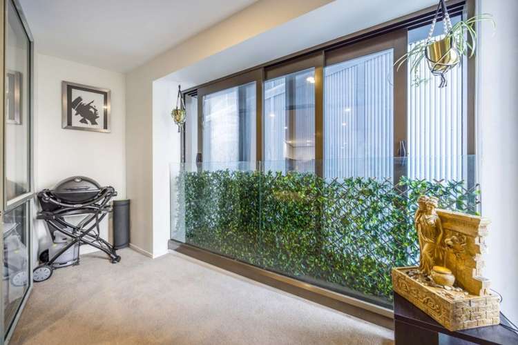 8A/196 Hobson Street 10015_13