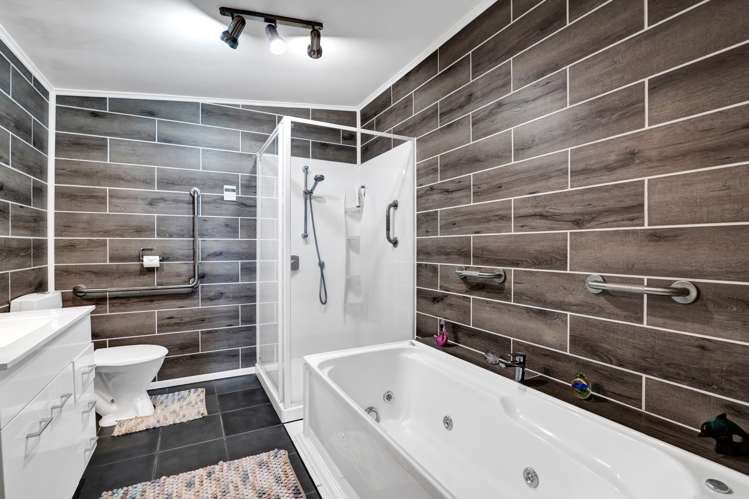 10 Tauranga-A-Ika Street Manaia_15