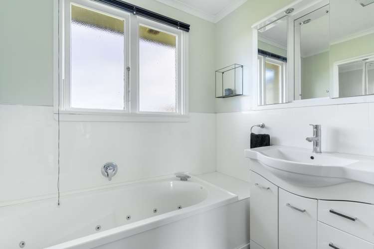 75 Albert Street Winton_13