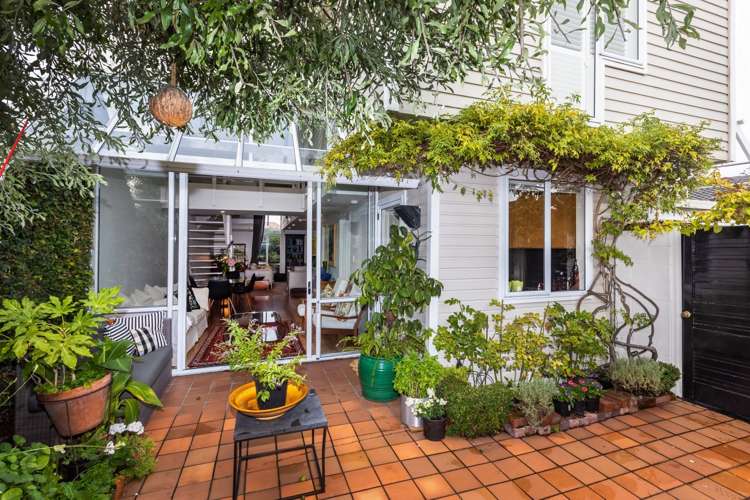 74 Office Road Merivale_10