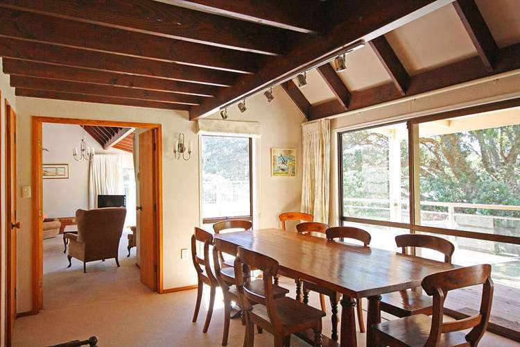 128 Oratia Place Onemana_8