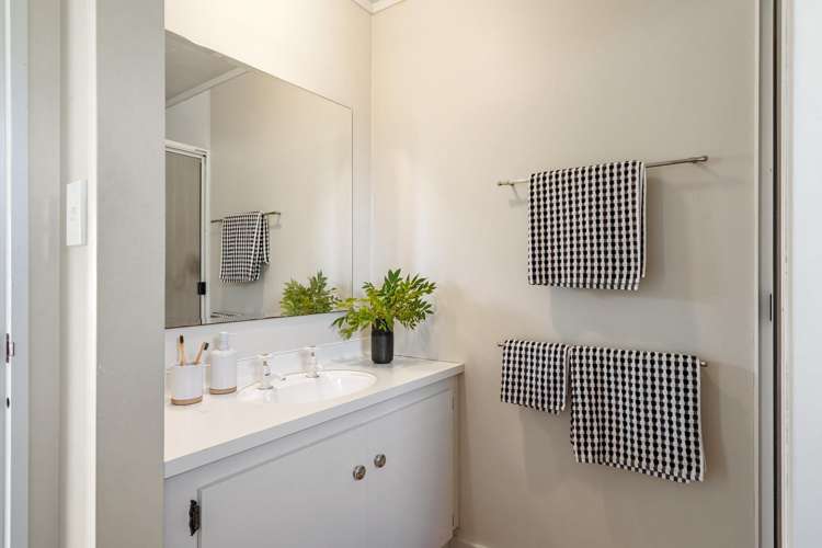 2 Brydon Way The Wood_12