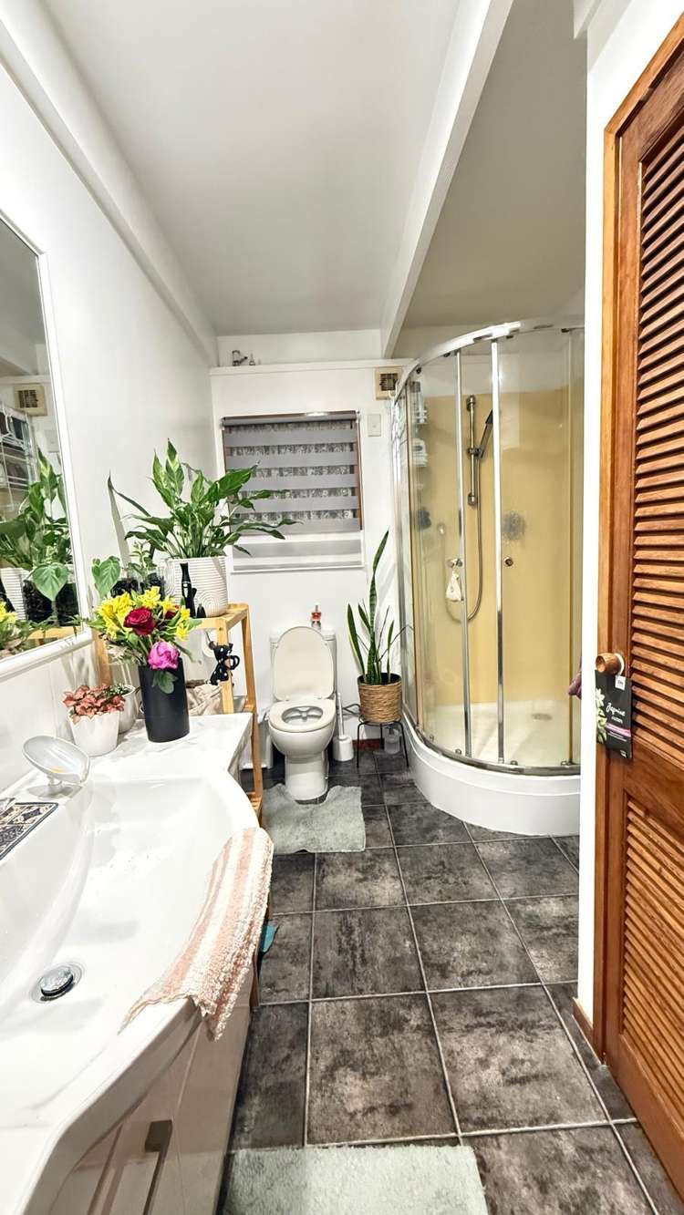 16 Woodhall Road Epsom_15