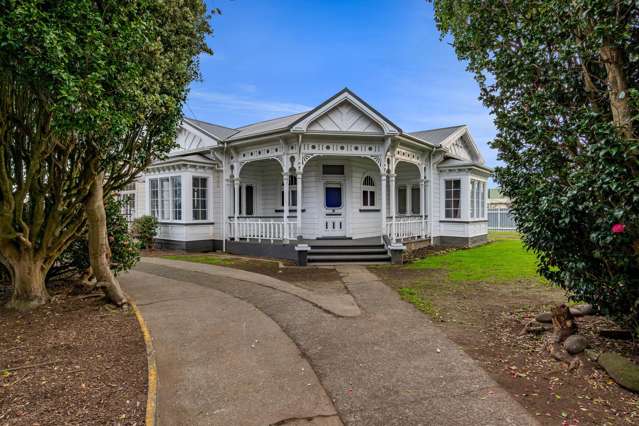 Calling all Character Villa Lovers - A Rare Find!