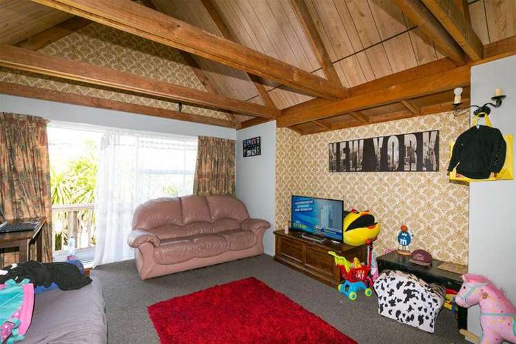 51 Dimock Street Titahi Bay_15