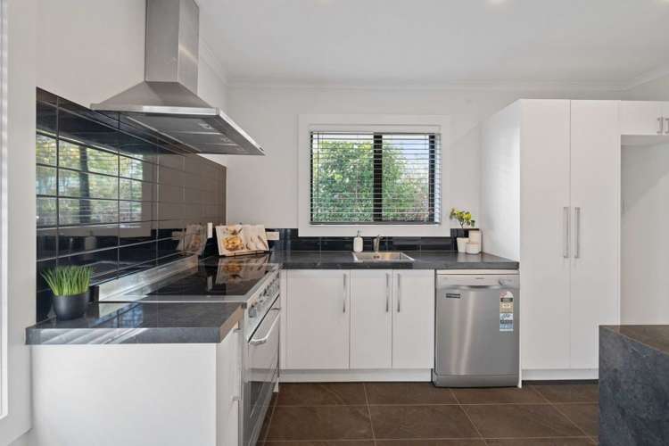 58 Bentley Street Russley_10