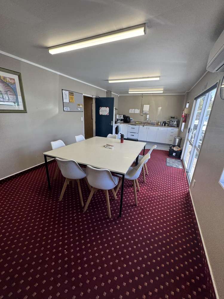 405-407 King Street North Hastings_13