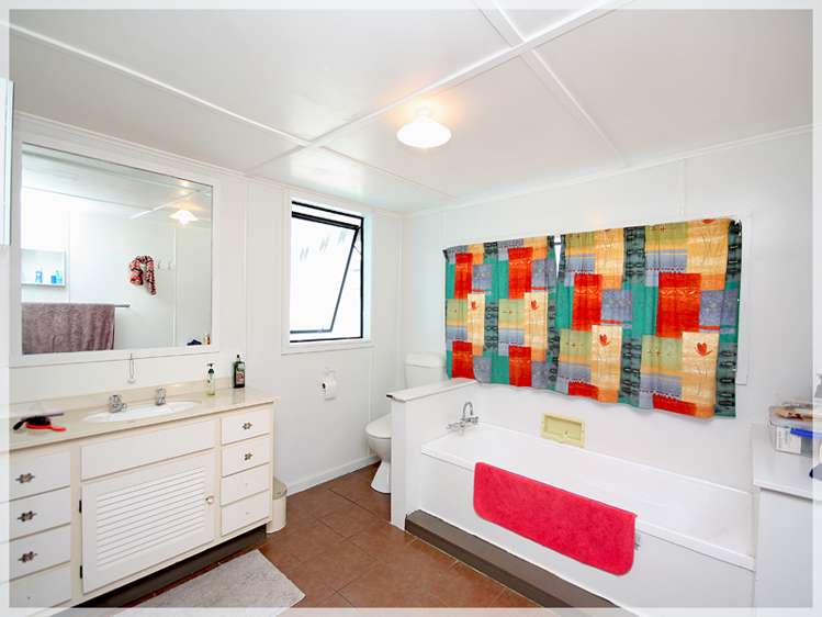 22 Andresen Street Foxton Beach_13