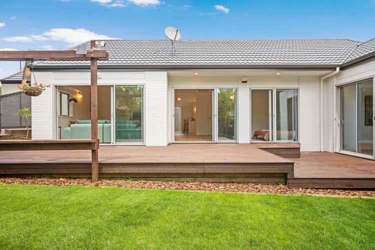 67 Fernhill Way Oteha_15