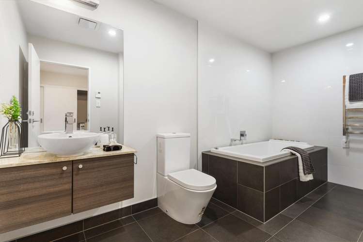 9/8 Wilk Lane Browns Bay_11