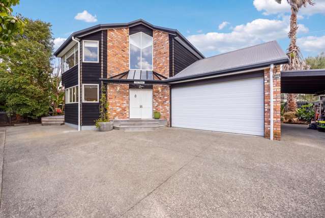 Timeless Character & Walkable Beachside Charm