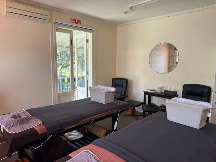 19 Clive Square Napier South_2