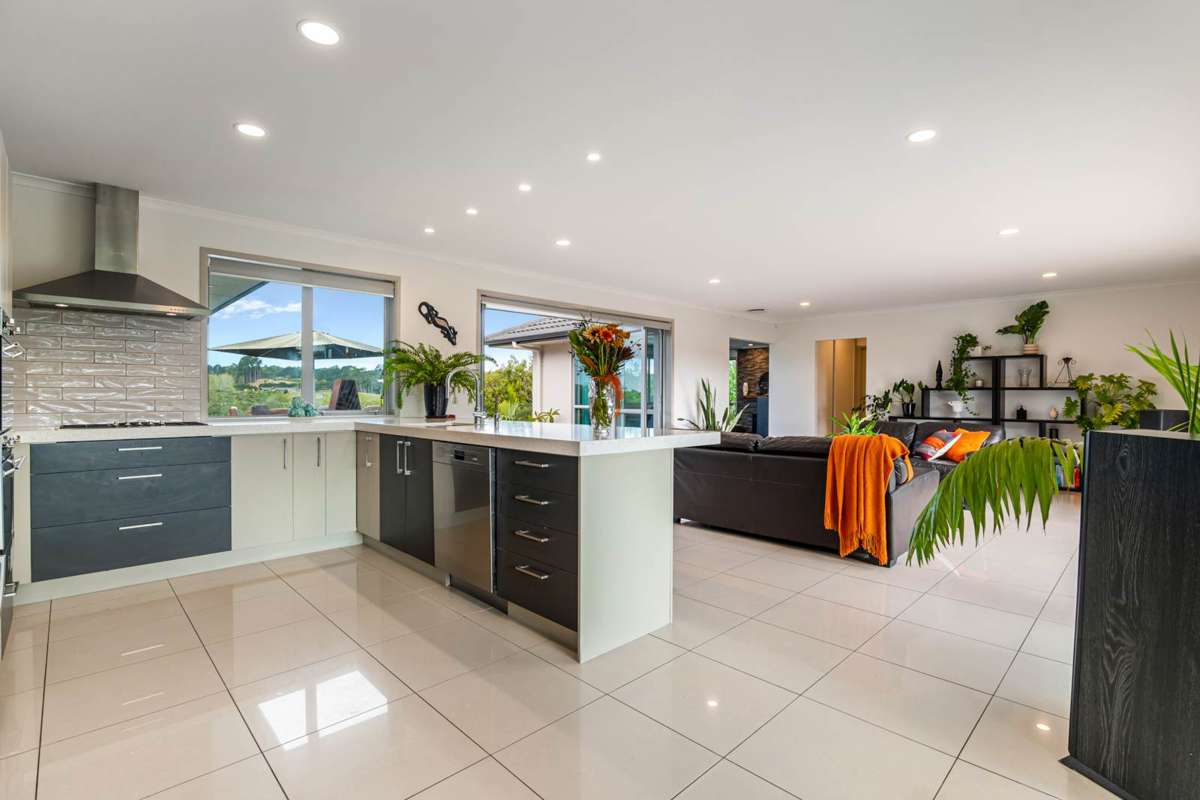 466 Whitehills Road_2