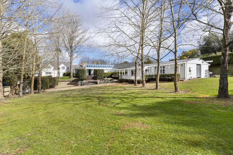 136 Attwood Road Paremoremo_17