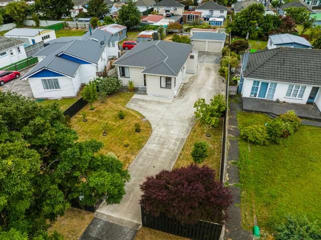 74 Wainuiomata Road Wainuiomata_1